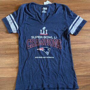 Womens New England Patriots Superbowl LI Champions T-Shirt Size Medium NWT